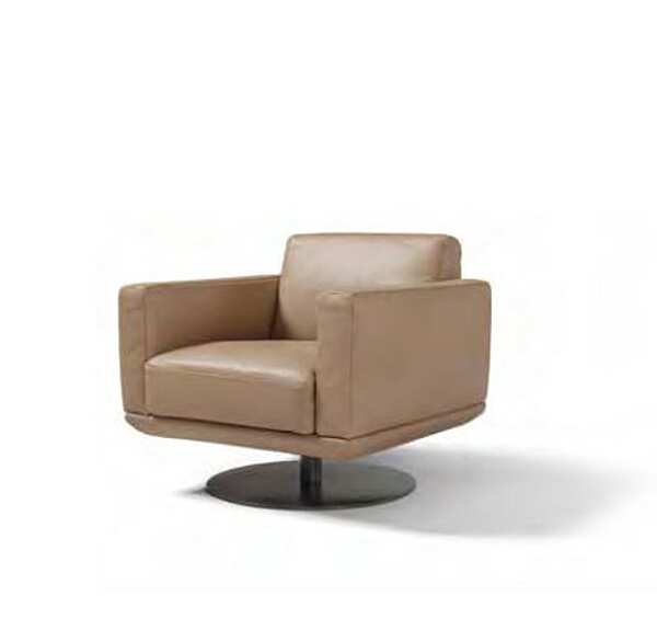 Fabric armchair with armrests Egoitaliano Gloria Collection factory Egoitaliano from Italy. Foto №2