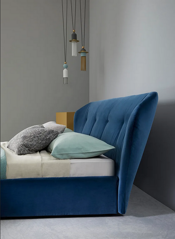 Upholstered Fabric Double Bed with Soft Backrest Saba New York Box factory SABA from Italy. Foto №3