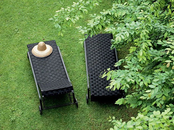 Sun Lounger with Upholstered Backrest Kristalia Rest factory Kristalia from Italy. Foto №4