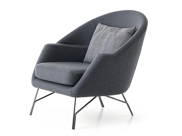 Fabric armchair with armrests Saba Chillout factory SABA from Italy. Foto №1