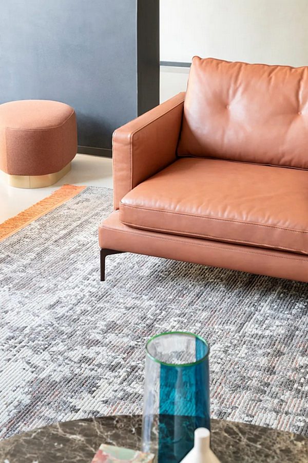 Three-Seater Fabric Sofa Essentiel Saba factory SABA from Italy. Foto №4