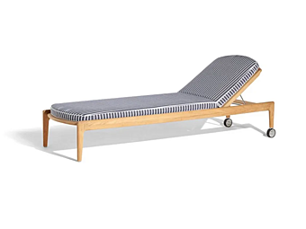 Teak Recliner Sun Lounger with Castors POLTRONA FRAU The Secret Garden factory POLTRONA FRAU from Italy