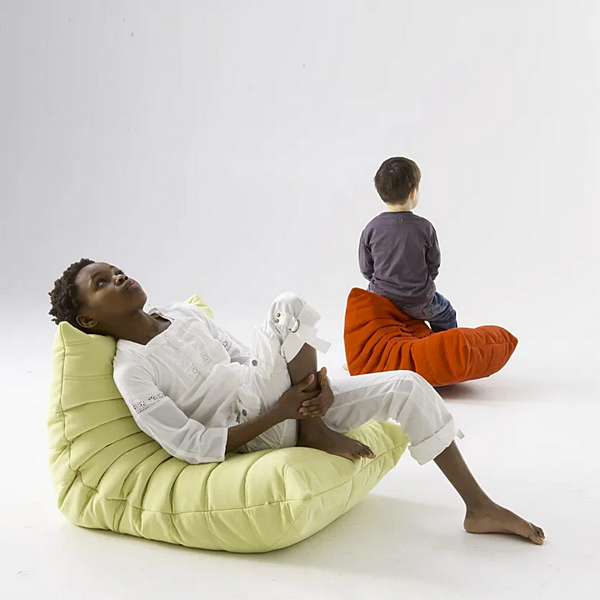 Kids Fabric Bean Bag Mini Togo Ligne Roset 14100105 factory LIGNE ROSET from Italy. Foto №4