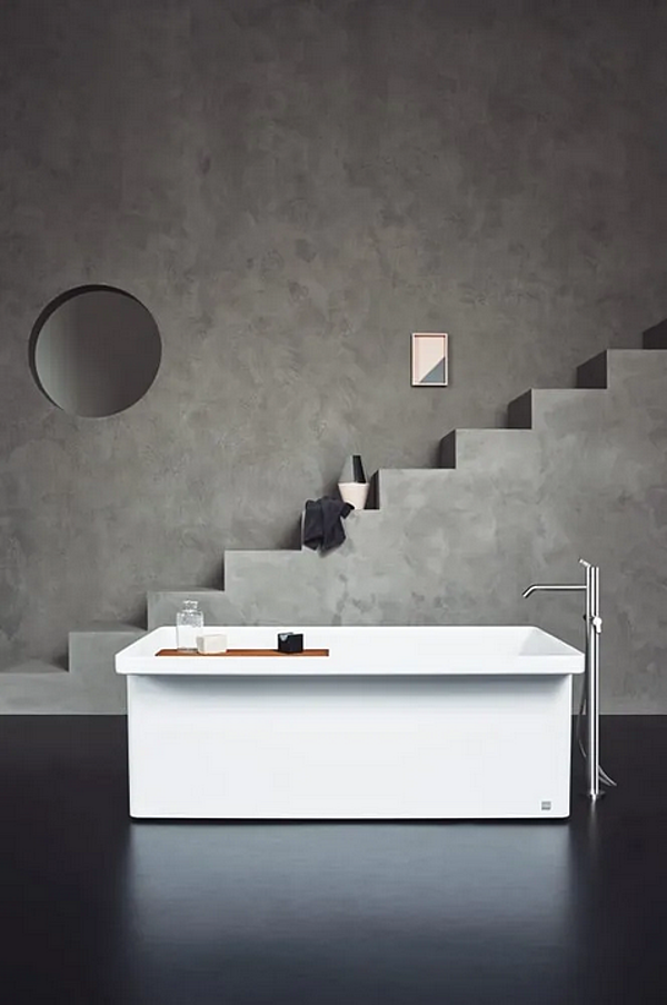 Floor standing stainless steel bathtub mixer with hand shower AGAPE Square factory Agape from Italy. Foto №2