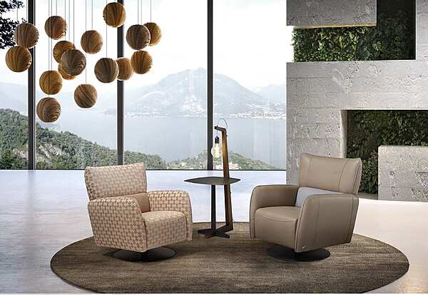 Swivel armchair with armrests honey leather Egoitaliano factory Egoitaliano from Italy. Foto №4