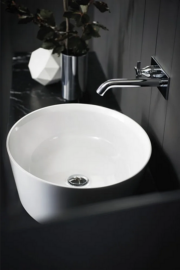 Wall Mounted Brass Washbasin Tap AGAPE Memory 3 Hole factory Agape from Italy. Foto №5