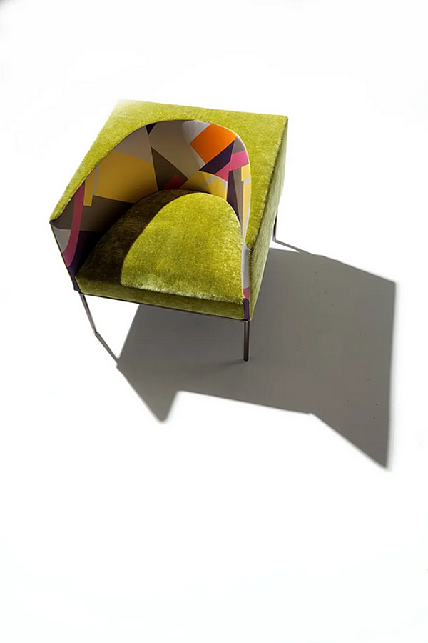 Fabric armchair with armrests ERBA ITALIA Liola factory ERBA ITALIA from Italy. Foto №2