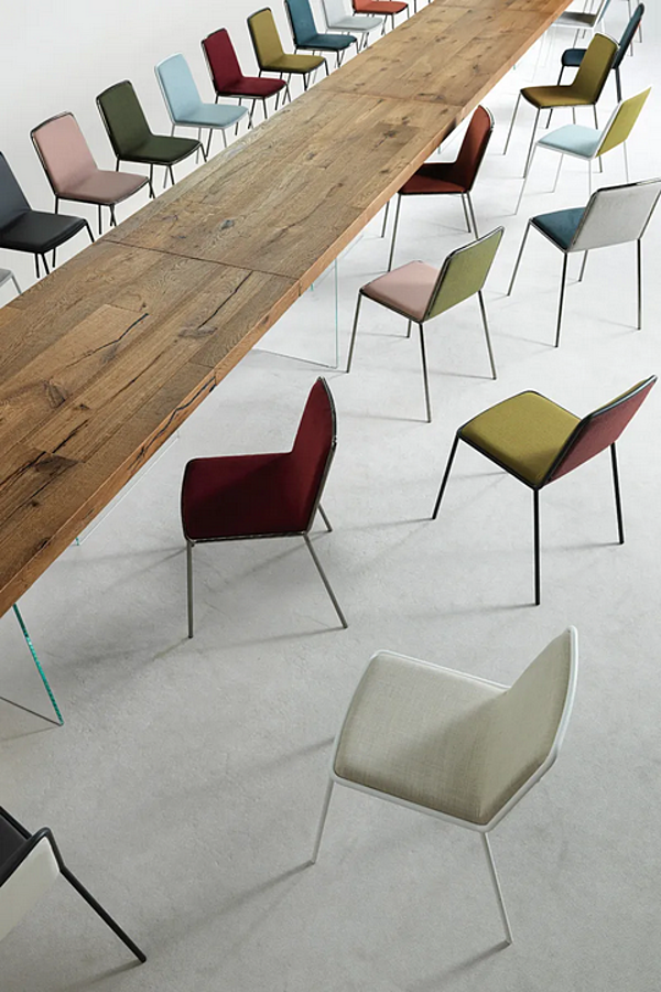 Upholstered fabric chair Pletra LAGO factory LAGO from Italy. Foto №5