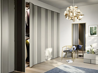 Wardrobe with hinged doors Plisse NOVAMOBILI factory NOVAMOBILI from Italy