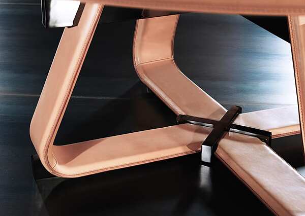 Square dining table in tanned leather by FASEM Antimo factory FASEM from Italy. Foto №3