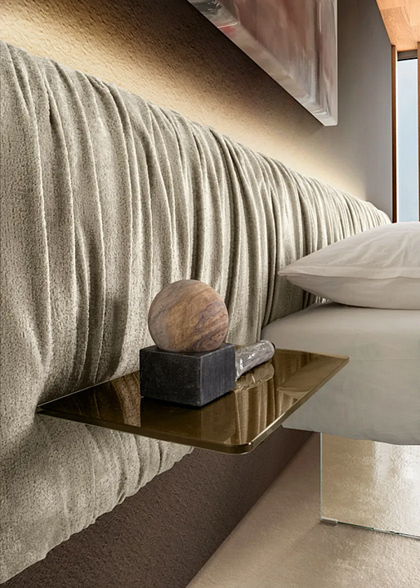 Double bed with upholstered headboard AIR REPLIS LAGO factory LAGO from Italy. Foto №2