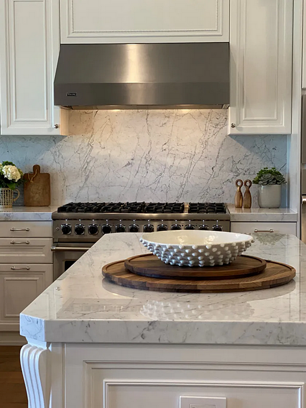 Custom Solid Wood Kitchen with Island and Handles Martini Interiors Bakersfield factory MARTINI INTERIORS from Italy. Foto №9