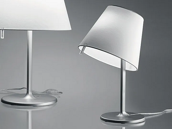 Adjustable silk bedside lamp Melampo Night Artemide 0710020A, 0710010A factory Artemide from Italy. Foto №1