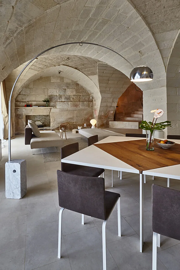 Fabric chair with upholstered back LAGO Dangla factory LAGO from Italy. Foto №4