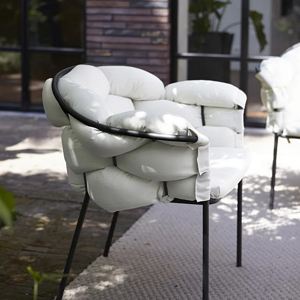 Garden fabric easy chair with armrests removable cover Serpentine LIGNE ROSET 10262093/94/95 factory LIGNE ROSET from Italy. Foto №4