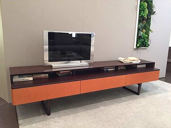 TV stand POLTRONA FRAU factory POLTRONA FRAU from Italy. Foto №4