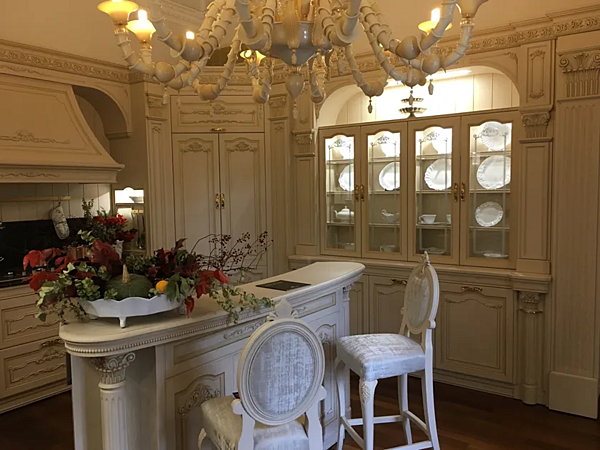 Kitchen with island Desiderio Martini Interiors factory MARTINI INTERIORS from Italy. Foto №1