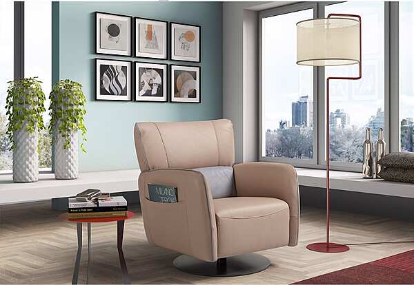 Swivel armchair with armrests honey leather Egoitaliano factory Egoitaliano from Italy. Foto №3