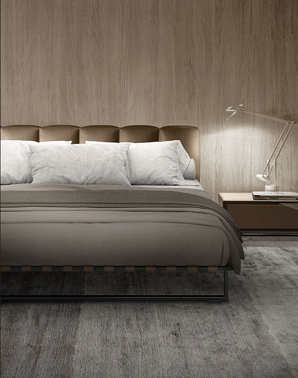 Leather double bed with upholstered headboard Kristall i 4 Mariani factory i 4 Mariani from Italy. Foto №4