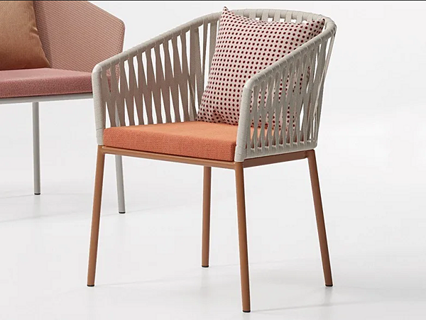 Fabric garden chair with soft back KETTAL Bitta factory KETTAL from Italy. Foto №1