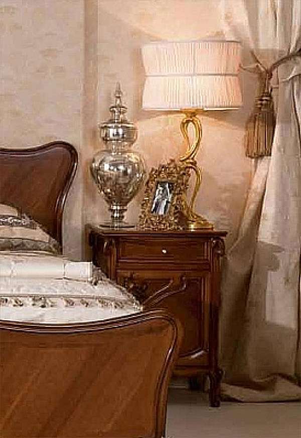 Bedside table MEDEA 2042 factory MEDEA from Italy. Foto №1