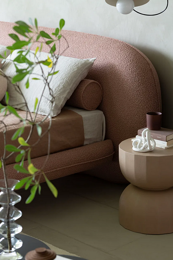 Fabric bed with upholstered back Saba Wabi factory SABA from Italy. Foto №3