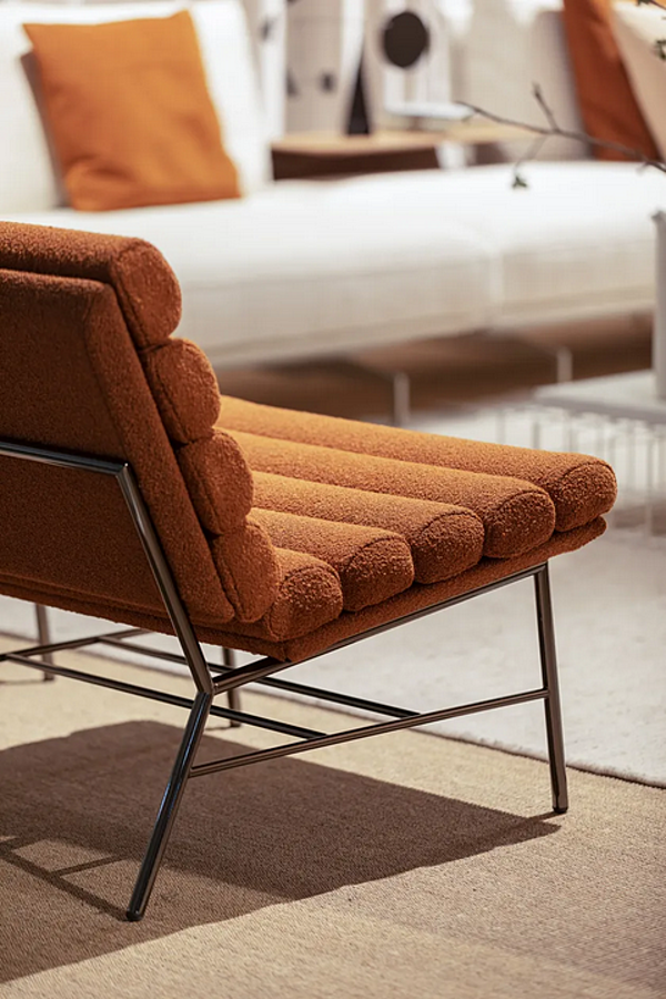 Fabric armchair with soft back Pan Flute Saba factory SABA from Italy. Foto №4