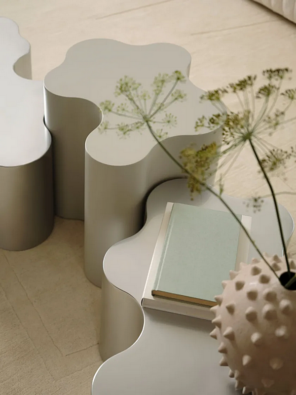 Coffee table rigid polyurethane Teatro Magico low Saba factory SABA from Italy. Foto №7