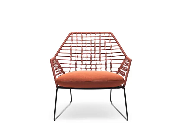 Garden armchair with removable cover and armrests in technical fabric Saba New York Soleil factory SABA from Italy. Foto №6