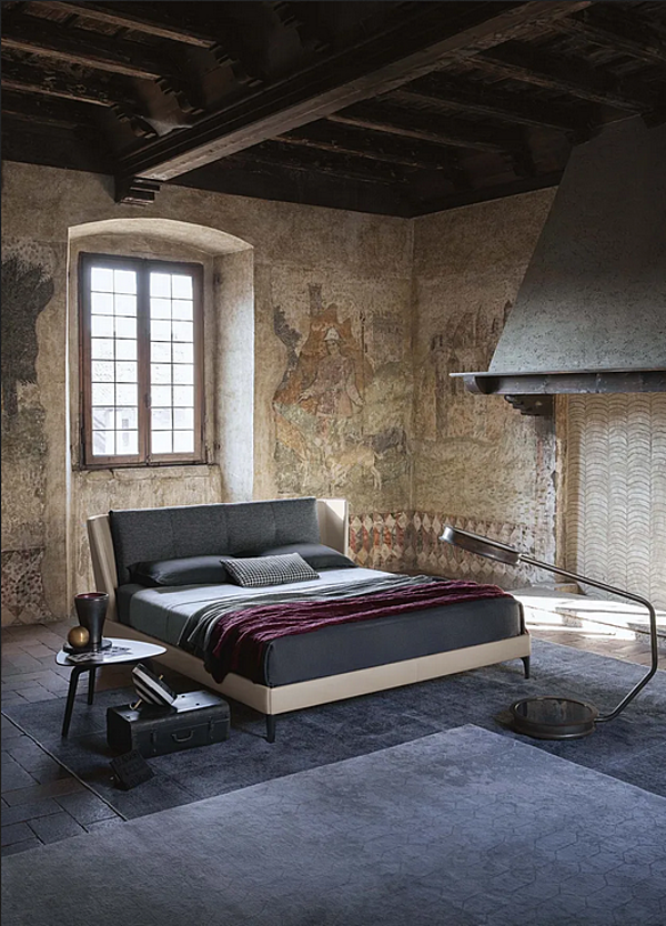 Double bed with upholstered back POLTRONA FRAU Bretagne factory POLTRONA FRAU from Italy. Foto №4