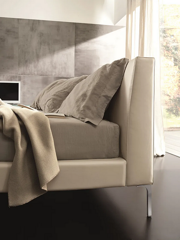 Upholstered double bed with soft backrest Duomo Design Aron Air factory Duomo Design from Italy. Foto №2