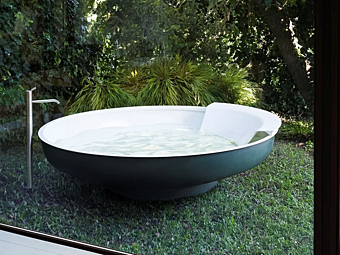 Outdoor stainless steel bathtub UFO AGAPE Outdoor stainless steel bathtub UFO AGAPE factory Agape from Italy