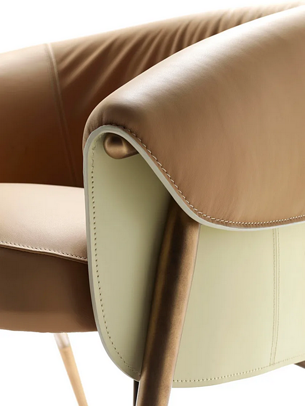 Tanned leather armchair with armrests FASEM Montgomery W factory FASEM from Italy. Foto №5