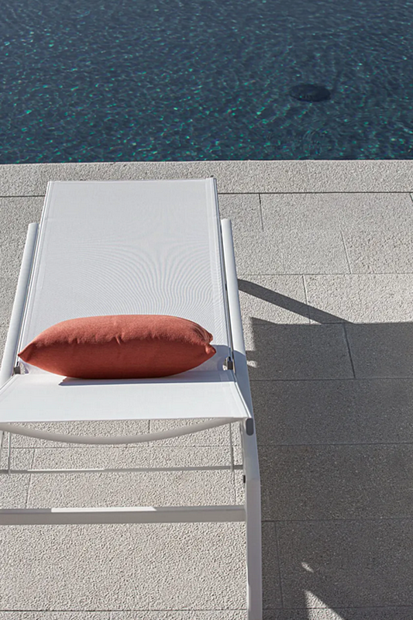 Stackable aluminium sun lounger with castors Atmosphera Maxim MX.LT. factory ATMOSPHERA from Italy. Foto №3