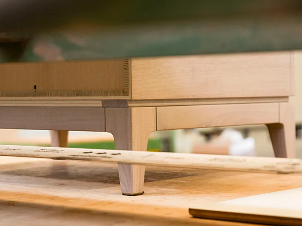 Solid wood bedside table with drawers DALE M 631 factory DALE from Italy. Foto №7