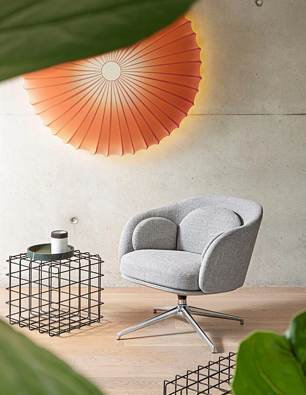 Swivel armchair with removable cover fabric Saba Sunset factory SABA from Italy. Foto №3
