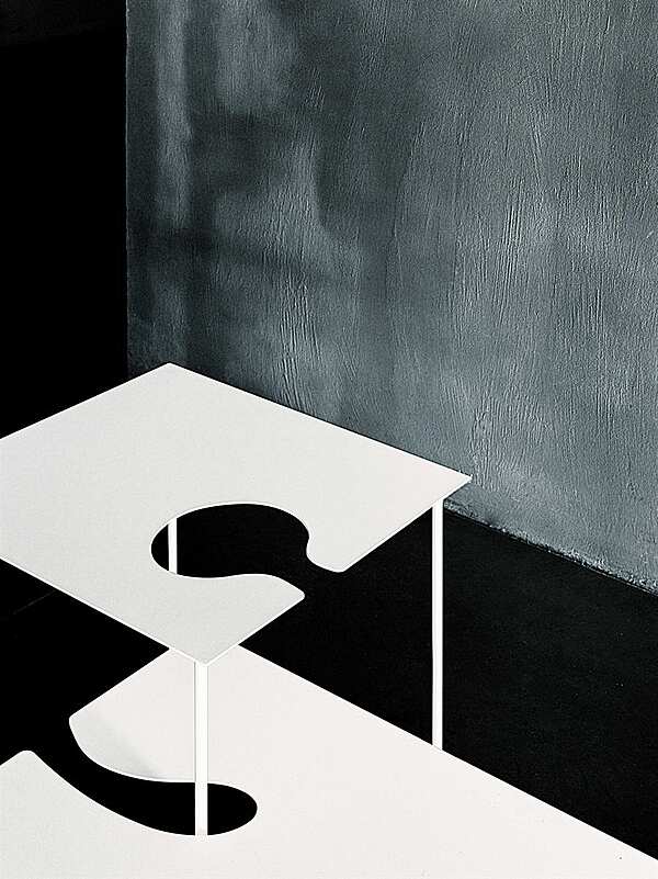 Coffe table DESALTO Softer Than Steel - small table 688 factory DESALTO from Italy. Foto №3