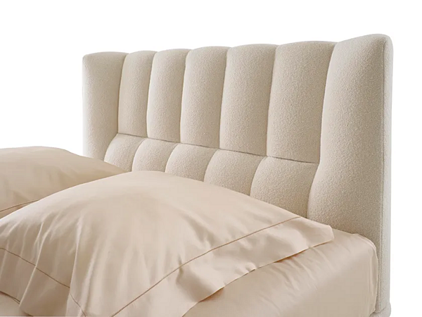 Double bed with upholstered headboard fabric LIGNE ROSET Evisa factory LIGNE ROSET from Italy. Foto №2