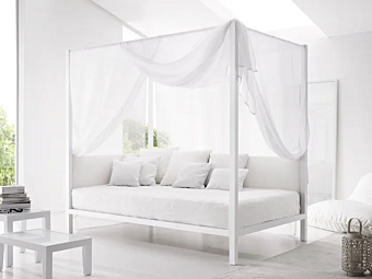 Full Size Aluminium Canopy Bed Lera Wind Duomo Design factory Duomo Design from Italy