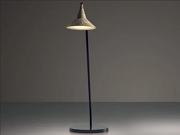 LED Table Lamp in Brass by Artemide Unterlinden 1946010A, 1946W10A factory Artemide from Italy. Foto №1