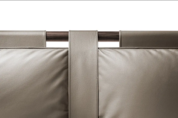 Leather double bed with upholstered headboard POLTRONA FRAU Times factory POLTRONA FRAU from Italy. Foto №5