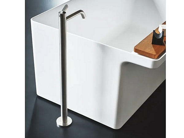 Floor Standing Single Handle Bathtub Mixer Square Stainless Steel AGAPE factory Agape from Italy. Foto №1