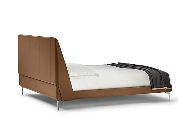 Leather bed with upholstered headboard Coupe POLTRONA FRAU factory POLTRONA FRAU from Italy. Foto №5