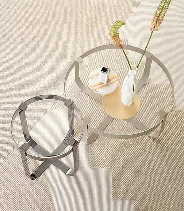 Round glass coffee table with iron base Saba Ring factory SABA from Italy. Foto №3