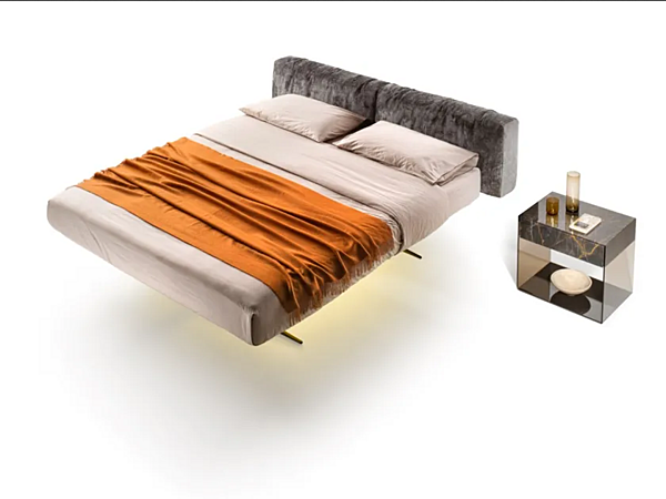 Double bed with upholstered headboard fabric LAGO Axum factory LAGO from Italy. Foto №1