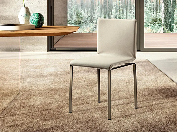 Fabric chair with upholstered back LAGO Dangla factory LAGO from Italy. Foto №1