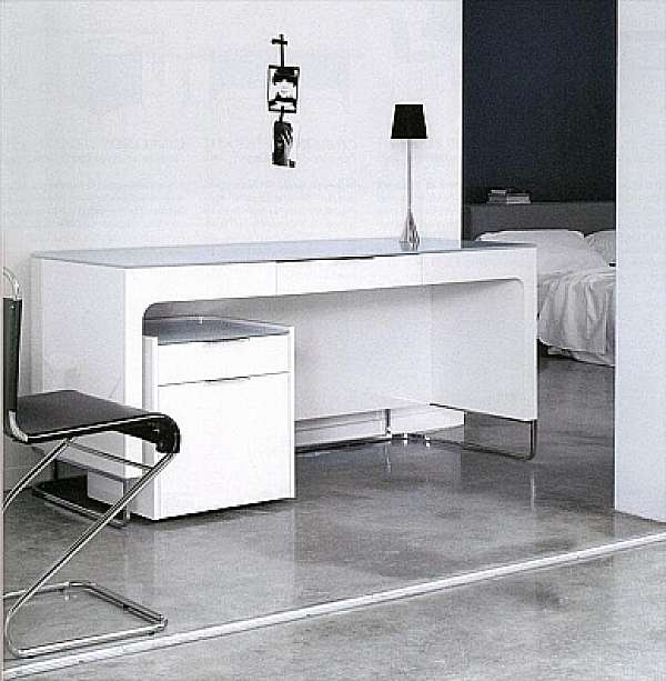 Desk LIGNE ROSET 008LGJ10 factory LIGNE ROSET from Italy. Foto №1