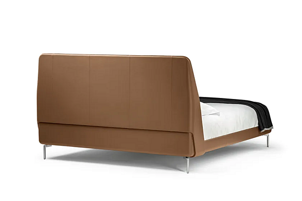 Leather bed with upholstered headboard Coupe POLTRONA FRAU factory POLTRONA FRAU from Italy. Foto №4