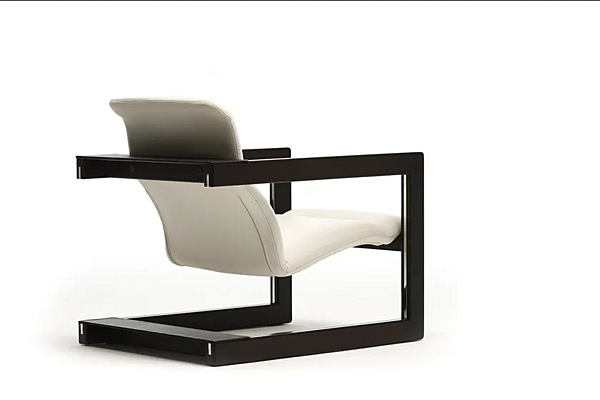 Cantilever armchair with wooden frame and leather seat Mussi Palco factory MUSSI from Italy. Foto №3