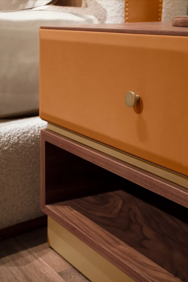 Wooden bedside table Clarissa Formitalia factory FORMITALIA from Italy. Foto №4